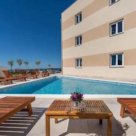 Oliva Vallis * Zadar