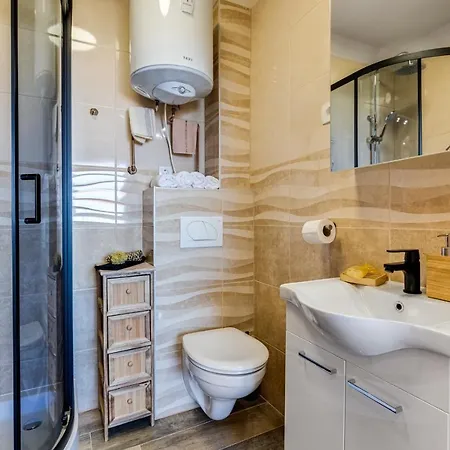 Oliva Vallis Lejlighed